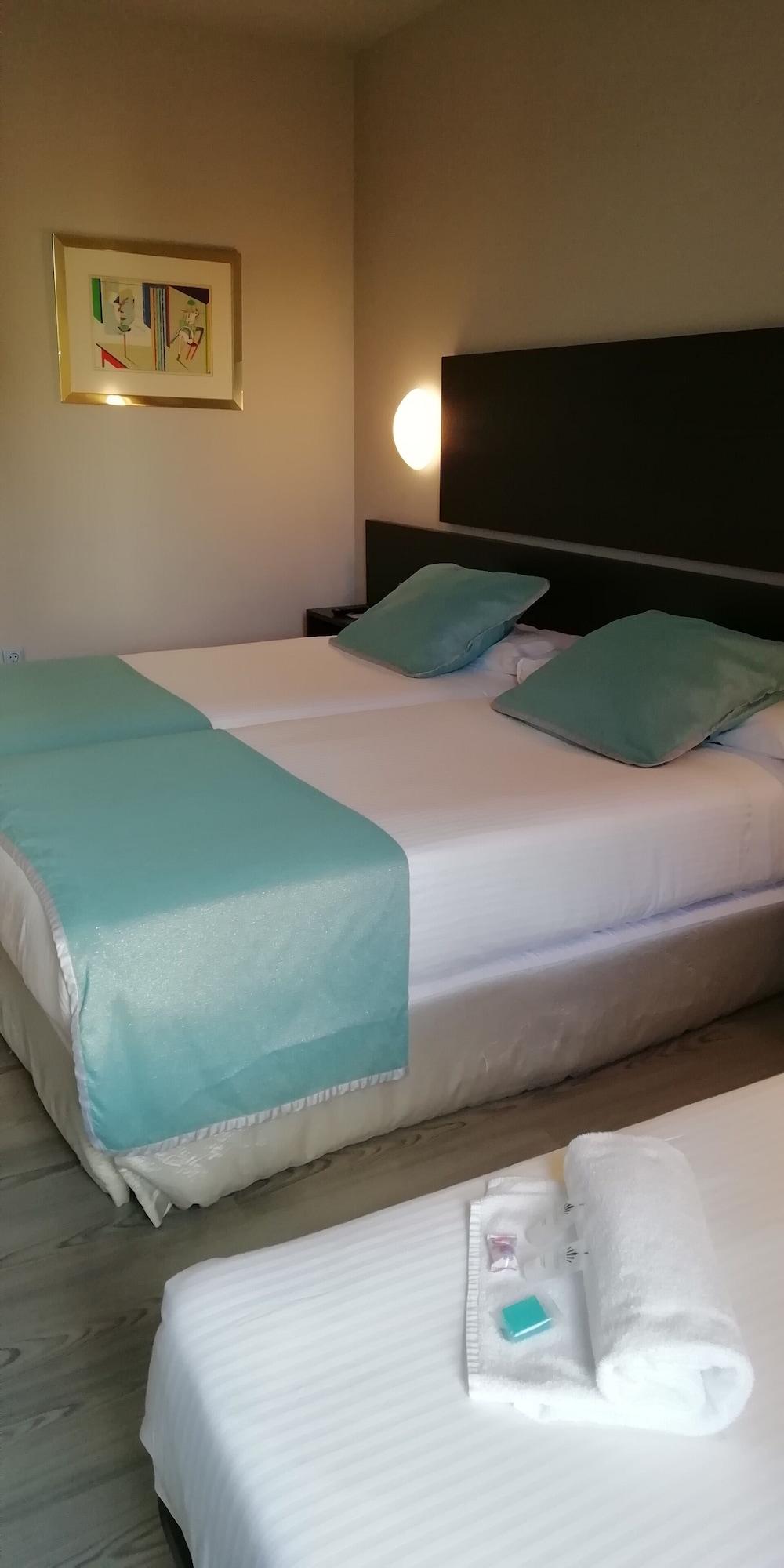 Hotel Ciudad De Ponferrada Buitenkant foto