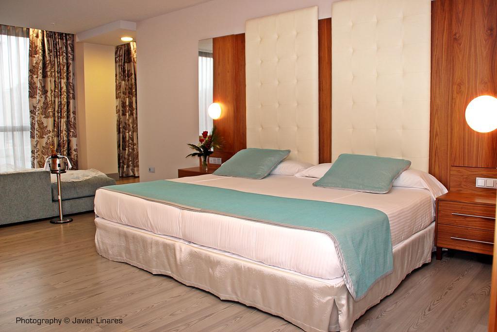 Hotel Ciudad De Ponferrada Kamer foto