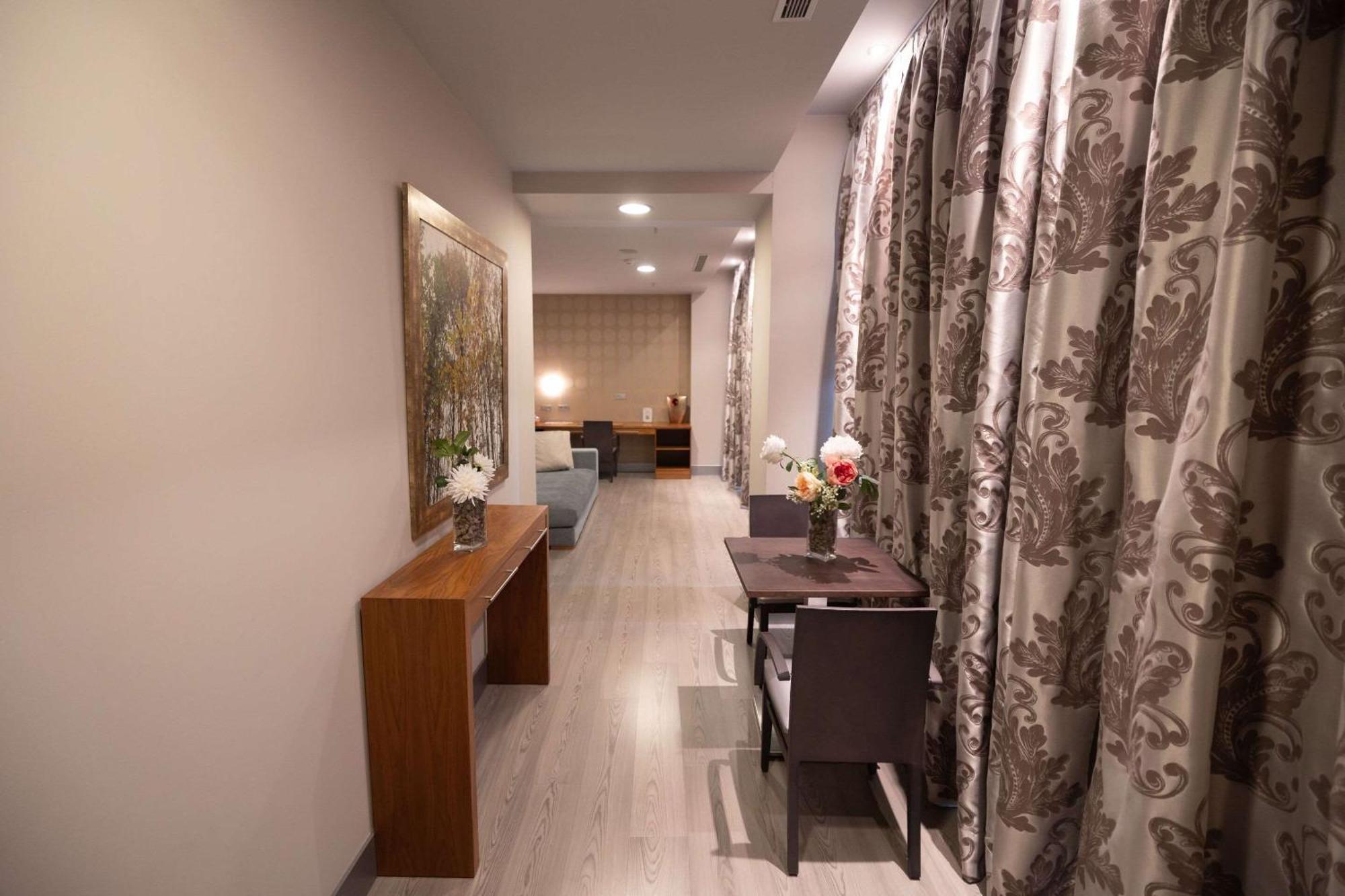 Hotel Ciudad De Ponferrada Buitenkant foto