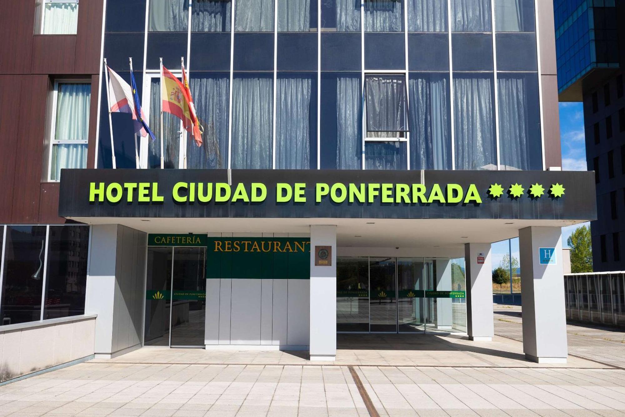 Hotel Ciudad De Ponferrada Buitenkant foto