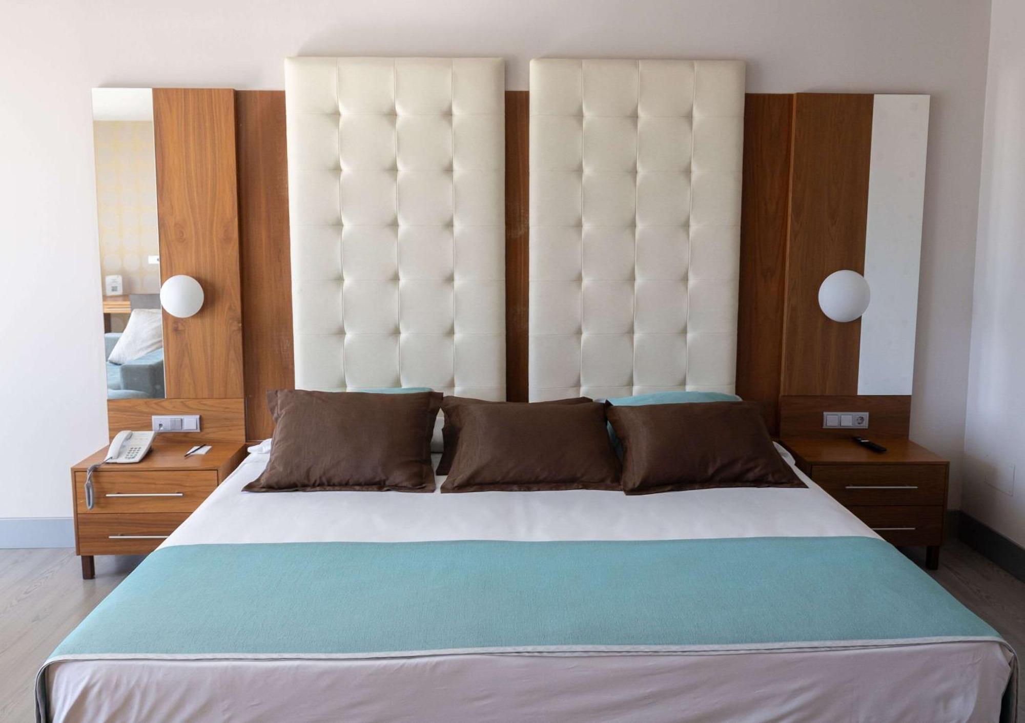 Hotel Ciudad De Ponferrada Buitenkant foto