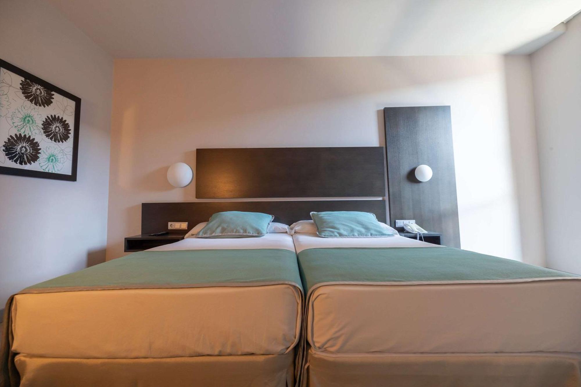 Hotel Ciudad De Ponferrada Buitenkant foto