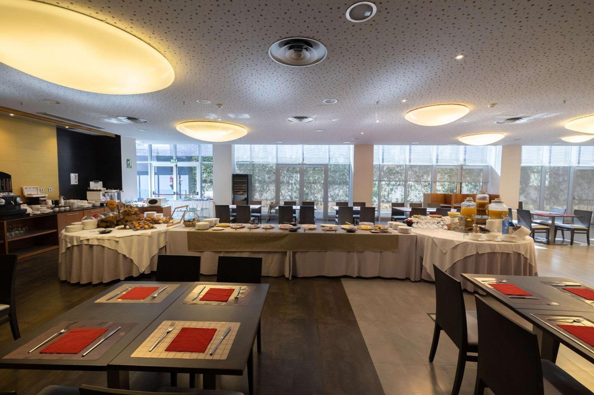 Hotel Ciudad De Ponferrada Buitenkant foto
