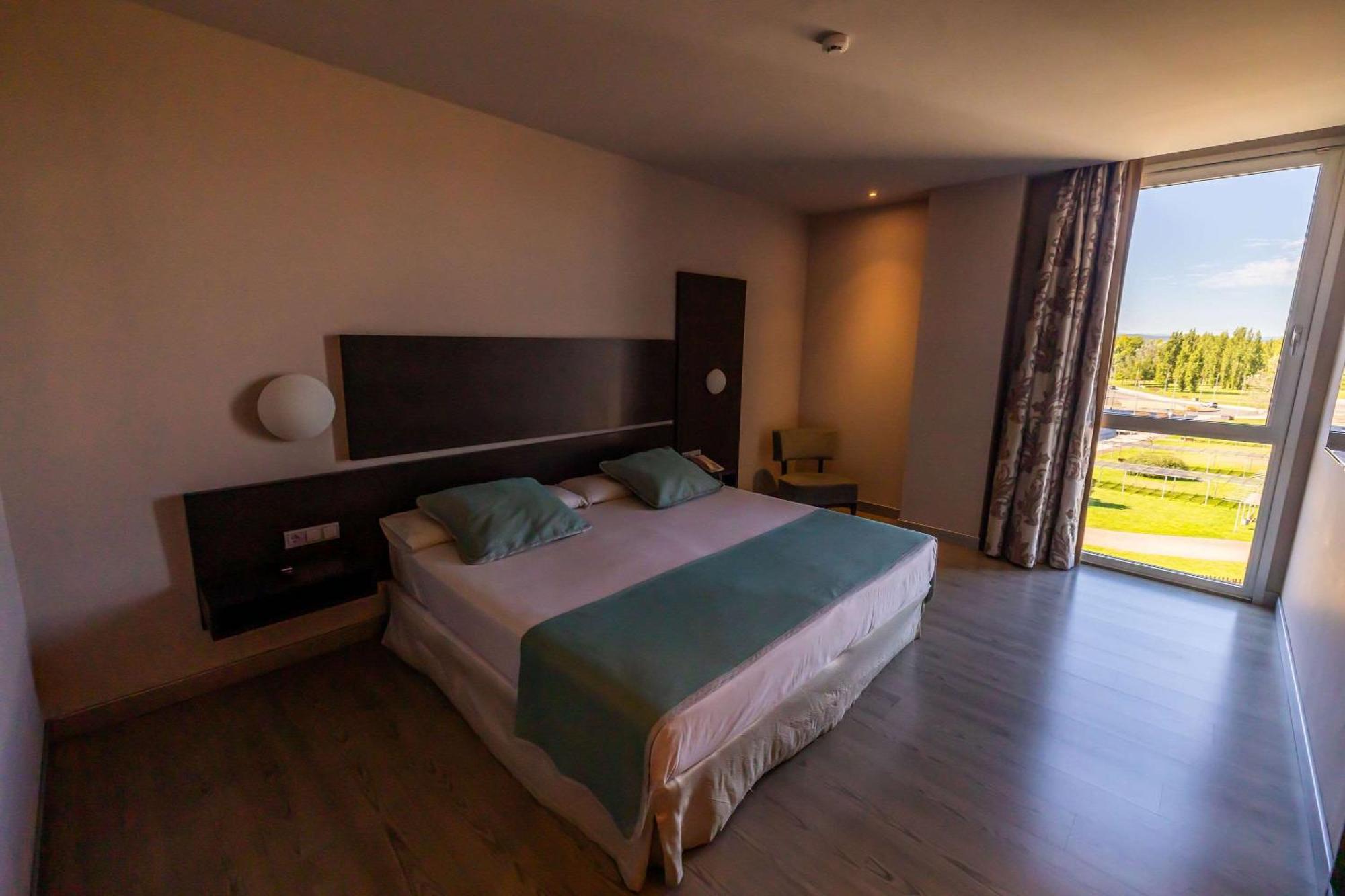 Hotel Ciudad De Ponferrada Buitenkant foto