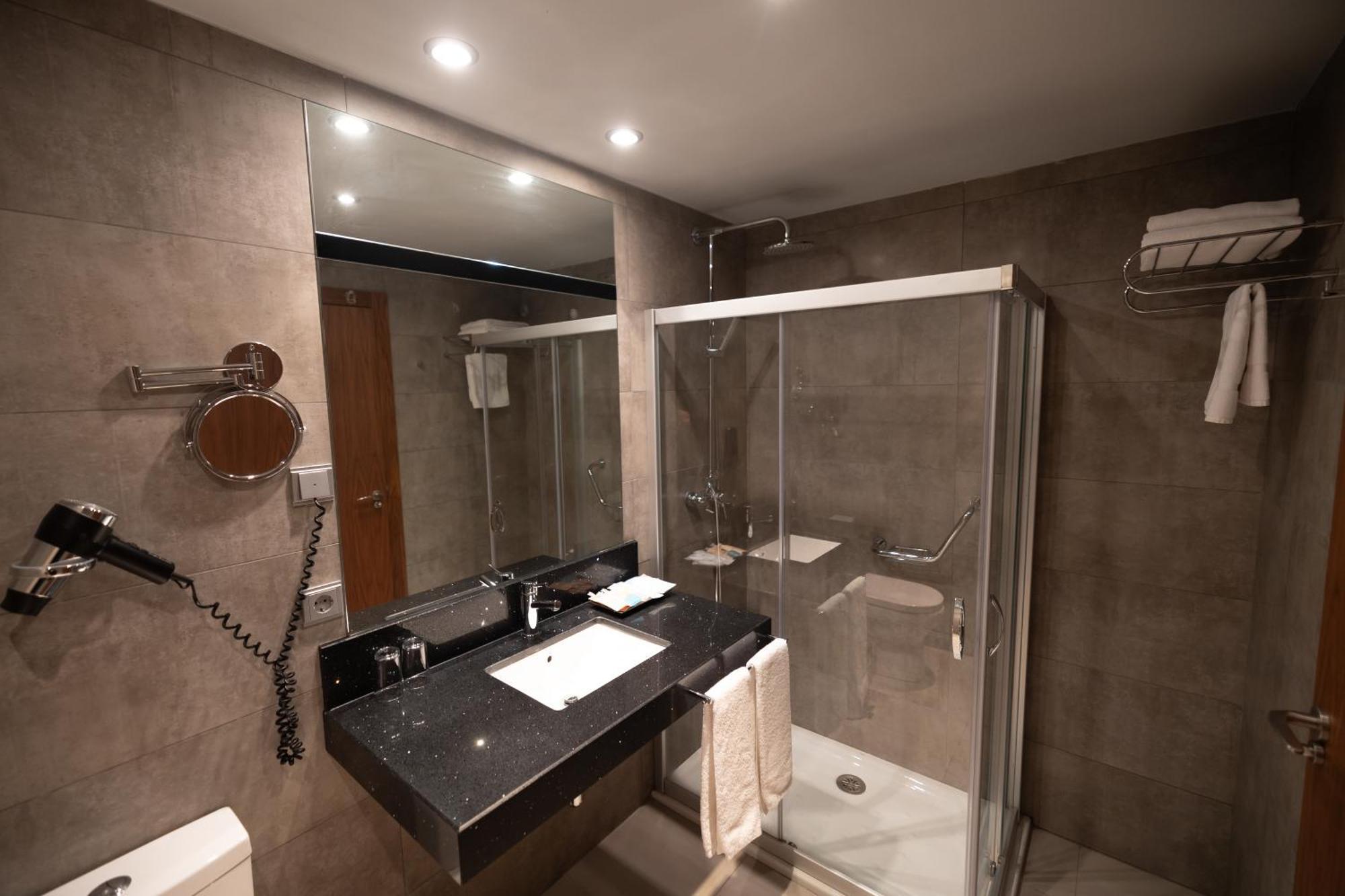 Hotel Ciudad De Ponferrada Buitenkant foto